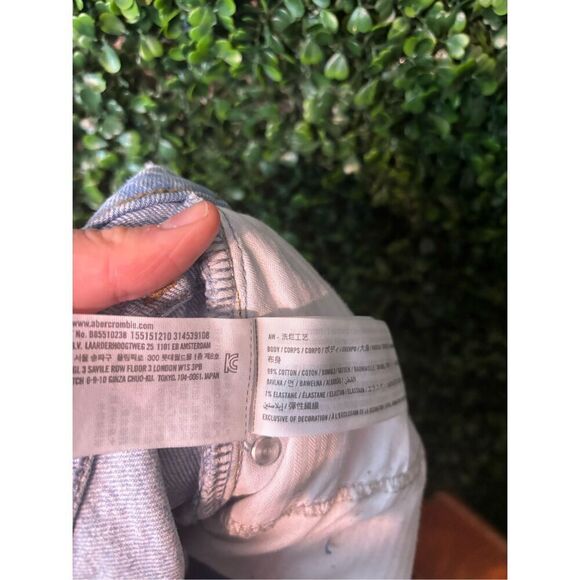 Abercrombie and Fitch Blue The 90s Ultra High Rise Straight Jeans Sz 6/28 Short - Picture 4 of 4